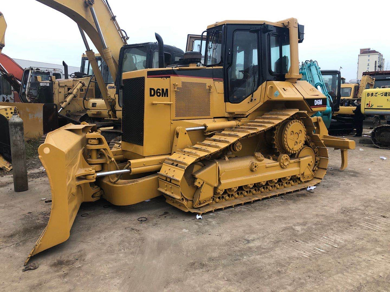 CATERPILLAR D6M - Buldooser: pilt 1 CATERPILLAR D6M - Buldooser: pilt 1