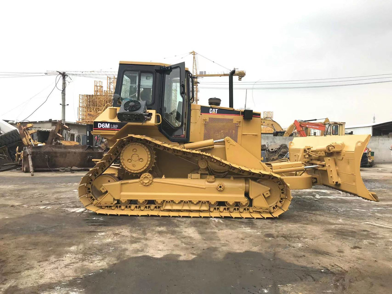 CATERPILLAR D6M - Buldooser: pilt 1 CATERPILLAR D6M - Buldooser: pilt 1