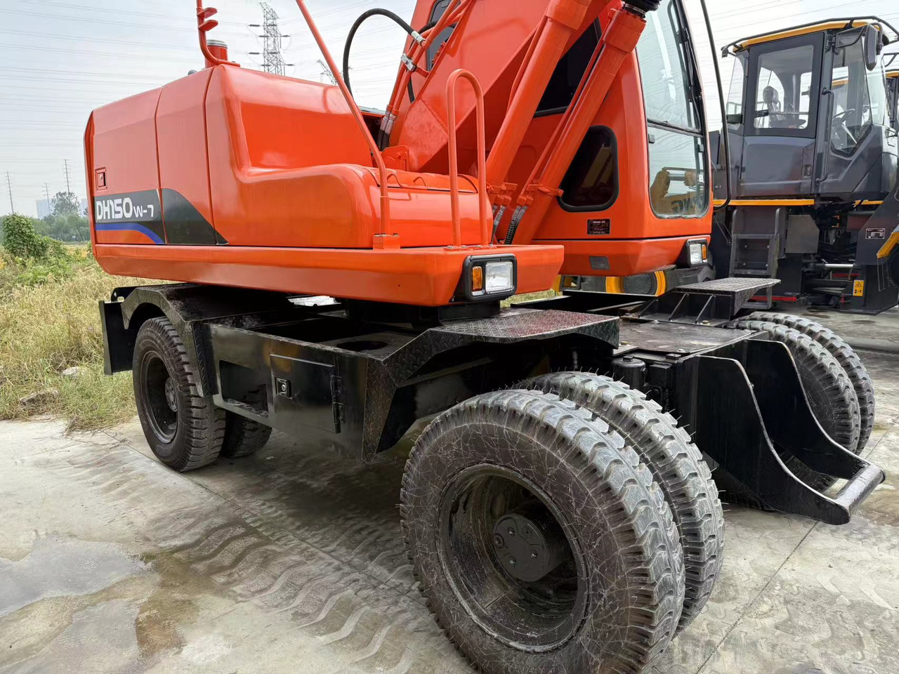 DOOSAN DH150W-7 - Ratastel ekskavaator: pilt 4 DOOSAN DH150W-7 - Ratastel ekskavaator: pilt 4