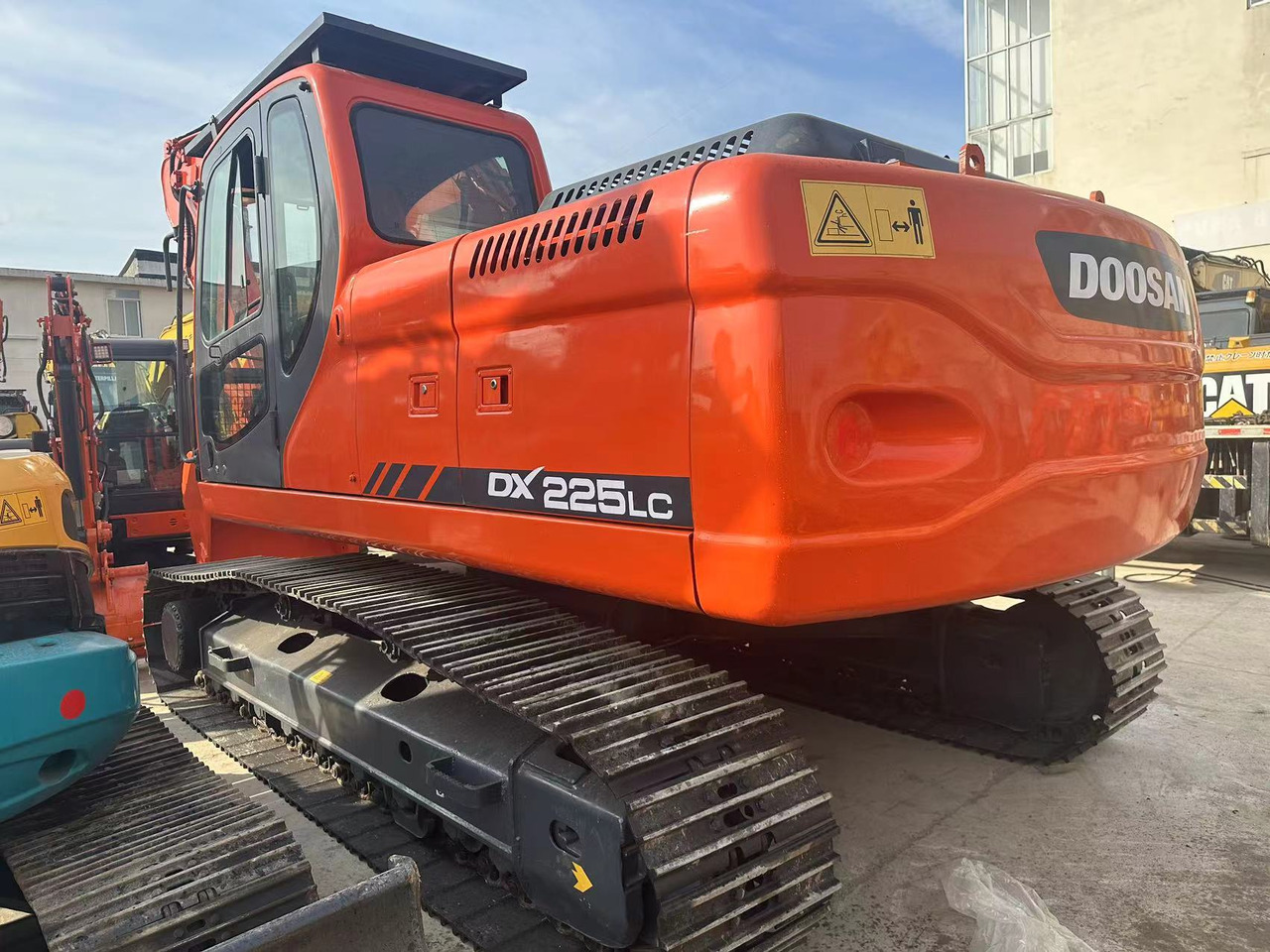 DOOSAN DX225LC - Lintekskavaator: pilt 2 DOOSAN DX225LC - Lintekskavaator: pilt 2