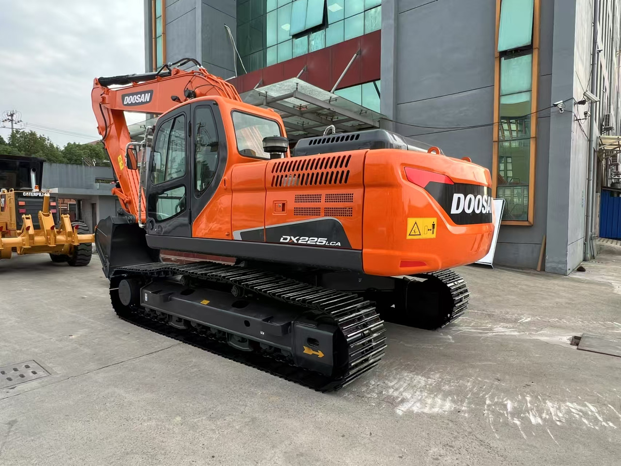 DOOSAN DX225LCA - Lintekskavaator: pilt 2 DOOSAN DX225LCA - Lintekskavaator: pilt 2