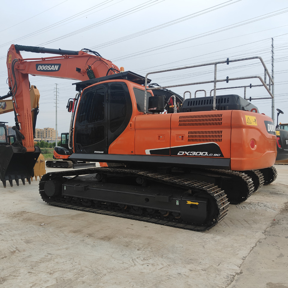 DOOSAN DX300LC-9C - Lintekskavaator: pilt 2 DOOSAN DX300LC-9C - Lintekskavaator: pilt 2