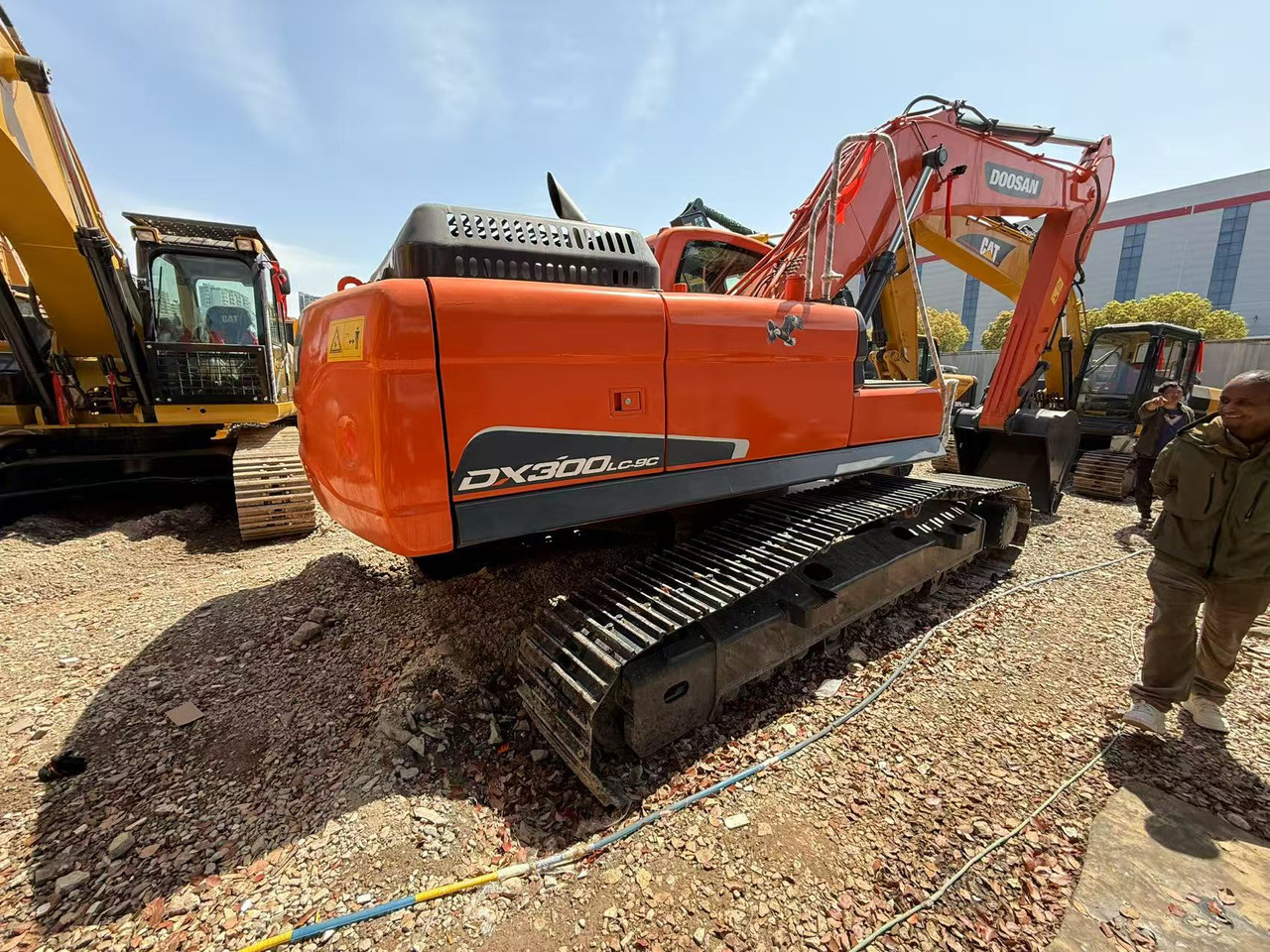 DOOSAN DX300LC-9C - Lintekskavaator: pilt 1 DOOSAN DX300LC-9C - Lintekskavaator: pilt 1