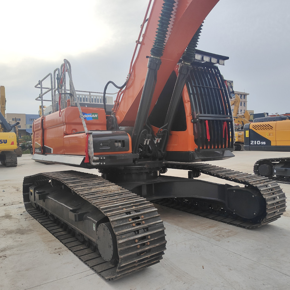 DOOSAN DX300LC-9C - Lintekskavaator: pilt 1 DOOSAN DX300LC-9C - Lintekskavaator: pilt 1
