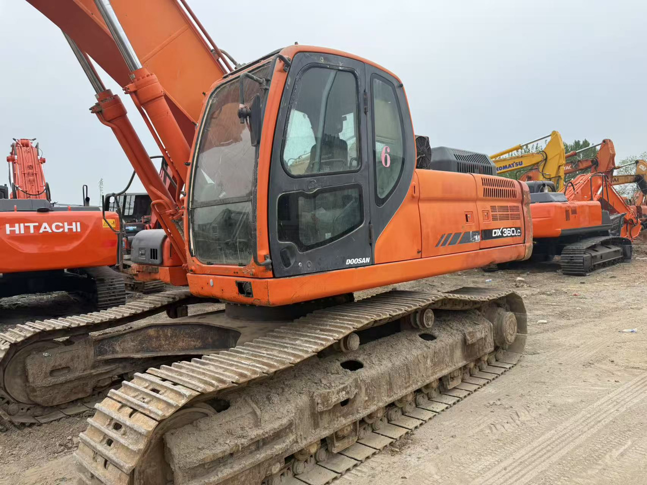 DOOSAN DX360LC - Lintekskavaator: pilt 4 DOOSAN DX360LC - Lintekskavaator: pilt 4