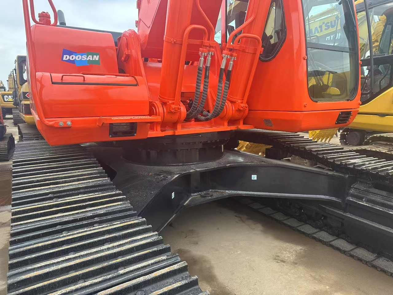 DOOSAN DX420LC-9C - Lintekskavaator: pilt 4 DOOSAN DX420LC-9C - Lintekskavaator: pilt 4