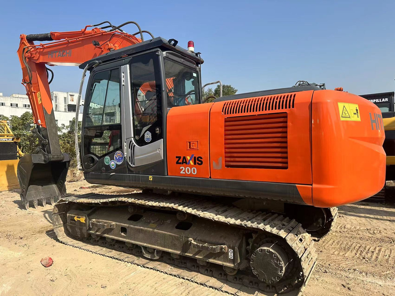 HITACHI ZX200-3 - Lintekskavaator: pilt 1 HITACHI ZX200-3 - Lintekskavaator: pilt 1