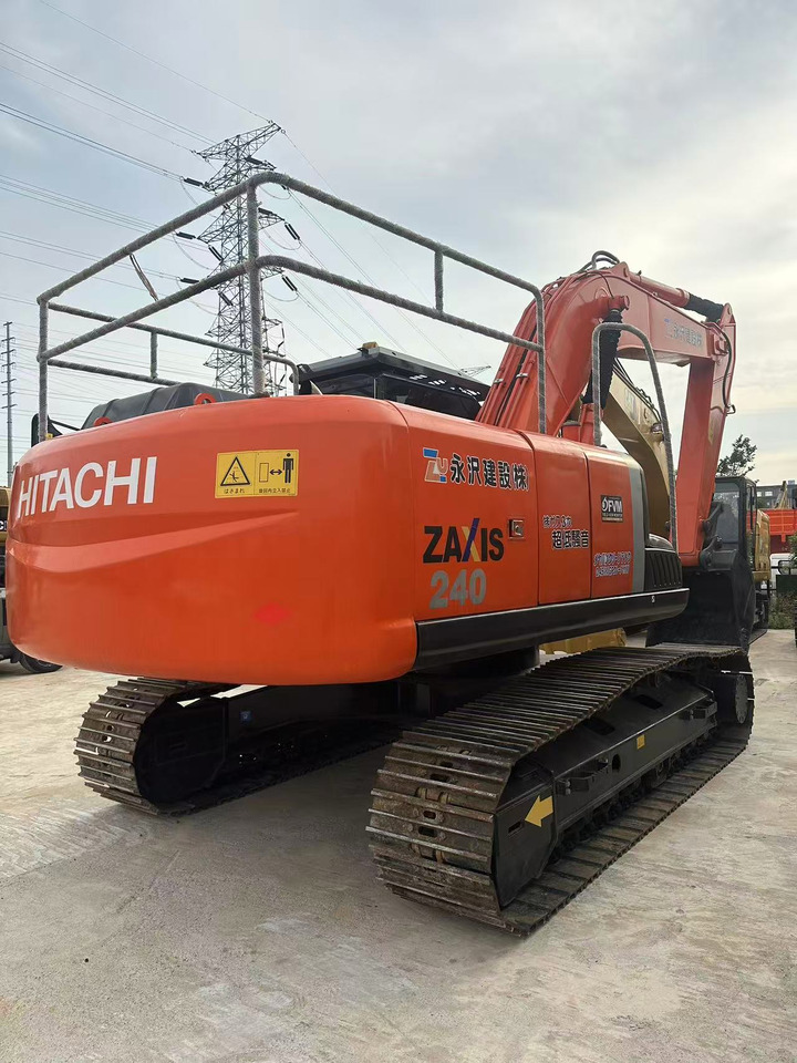 HITACHI ZX240-3G - Lintekskavaator: pilt 1 HITACHI ZX240-3G - Lintekskavaator: pilt 1