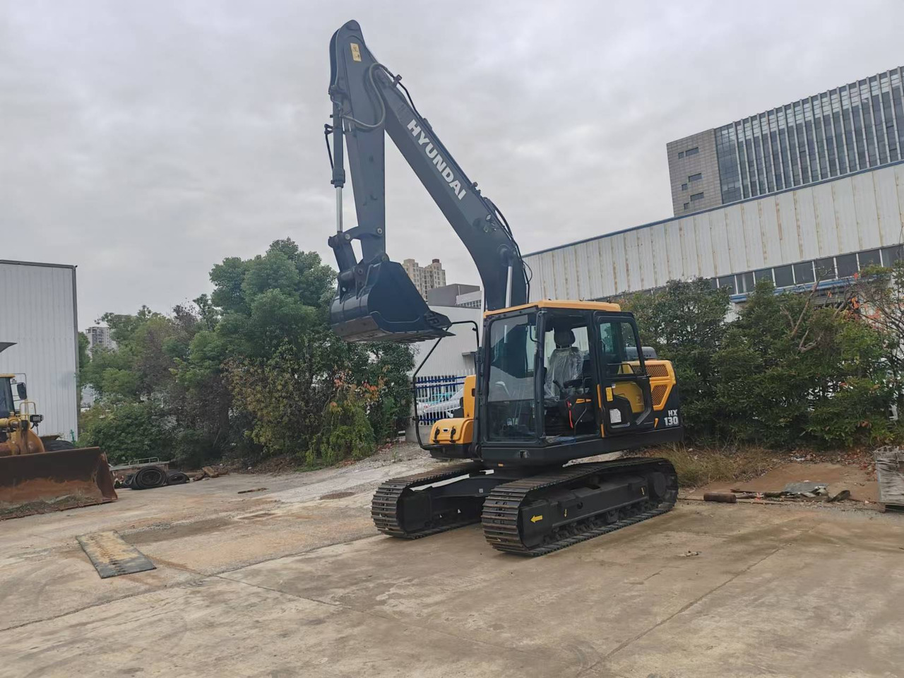 HYUNDAI HX130 - Lintekskavaator: pilt 1 HYUNDAI HX130 - Lintekskavaator: pilt 1