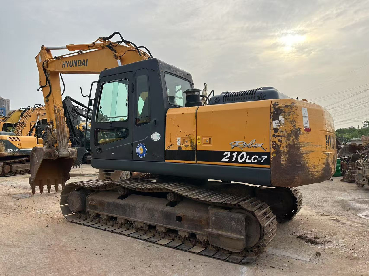 HYUNDAI R210LC-7 - Lintekskavaator: pilt 1 HYUNDAI R210LC-7 - Lintekskavaator: pilt 1