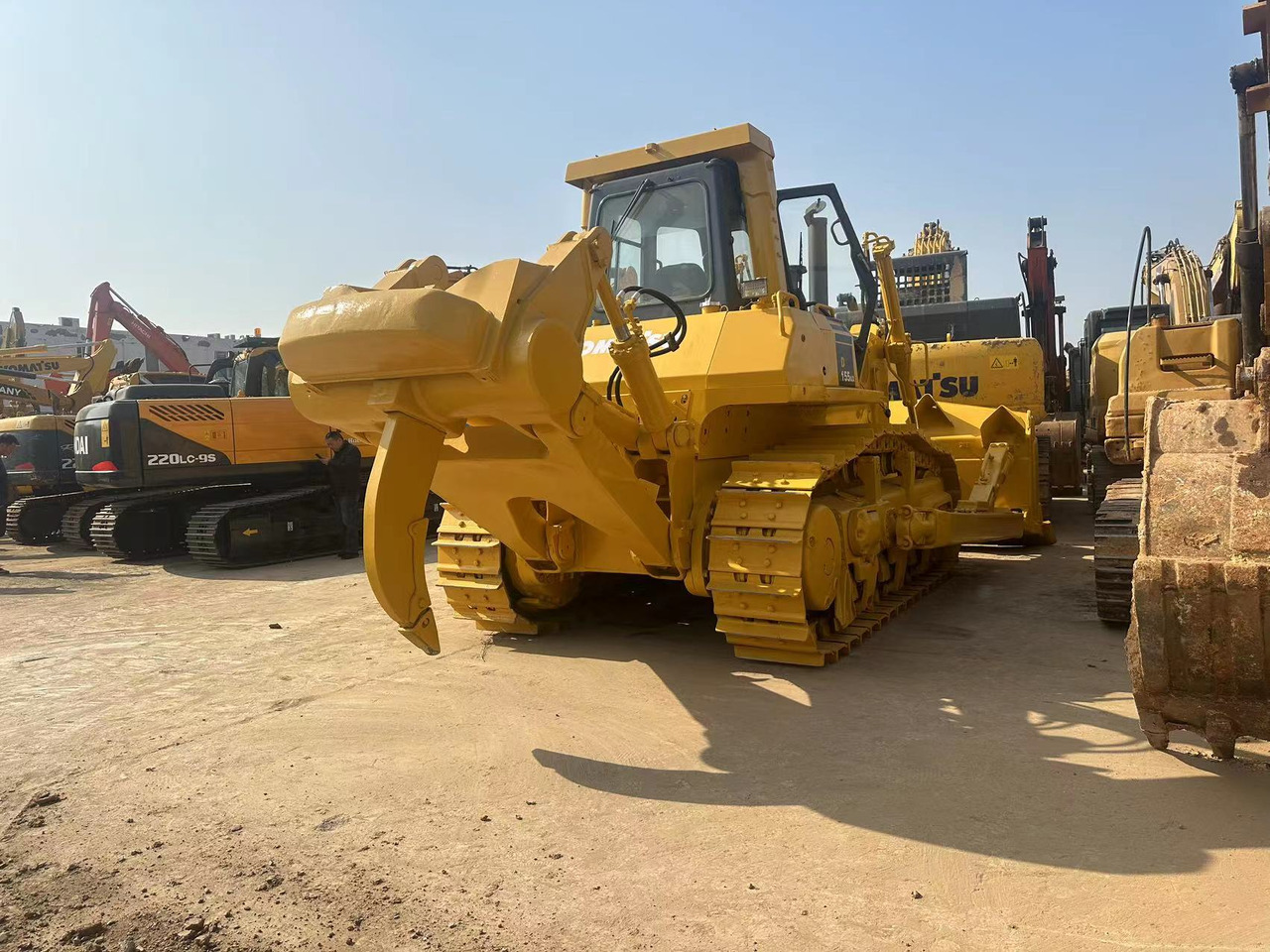 KOMATSU D155A-5 - Buldooser: pilt 3 KOMATSU D155A-5 - Buldooser: pilt 3