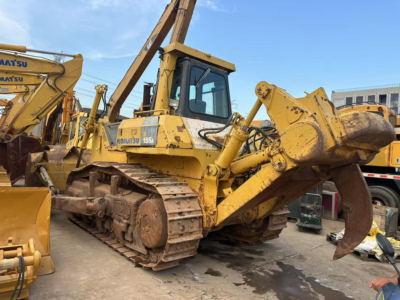 KOMATSU D155A-5 - Buldooser: pilt 1 KOMATSU D155A-5 - Buldooser: pilt 1