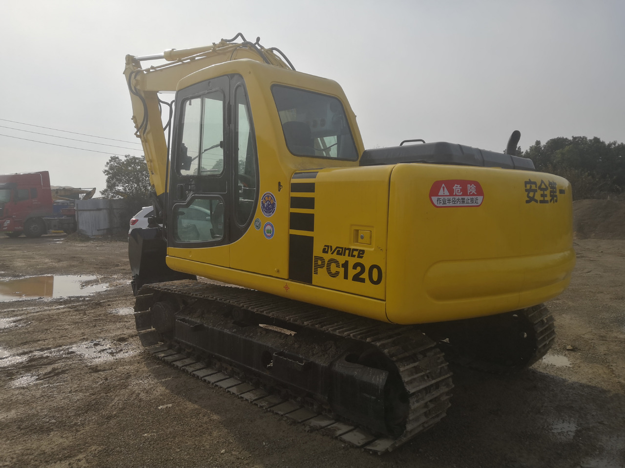 KOMATSU PC120-6 - Lintekskavaator: pilt 3 KOMATSU PC120-6 - Lintekskavaator: pilt 3