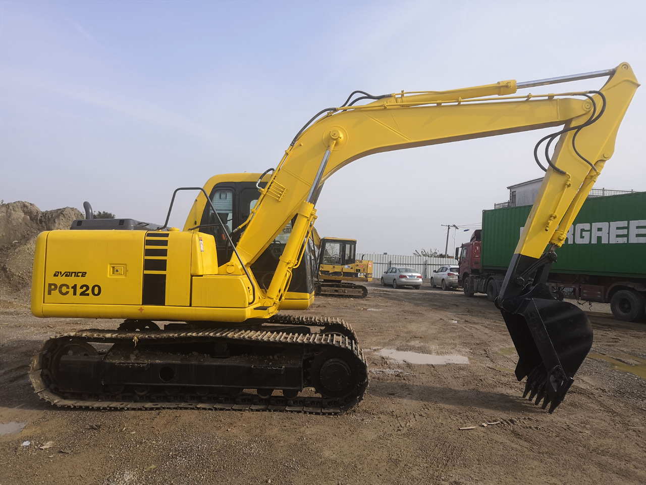 KOMATSU PC120-6 - Lintekskavaator: pilt 2 KOMATSU PC120-6 - Lintekskavaator: pilt 2