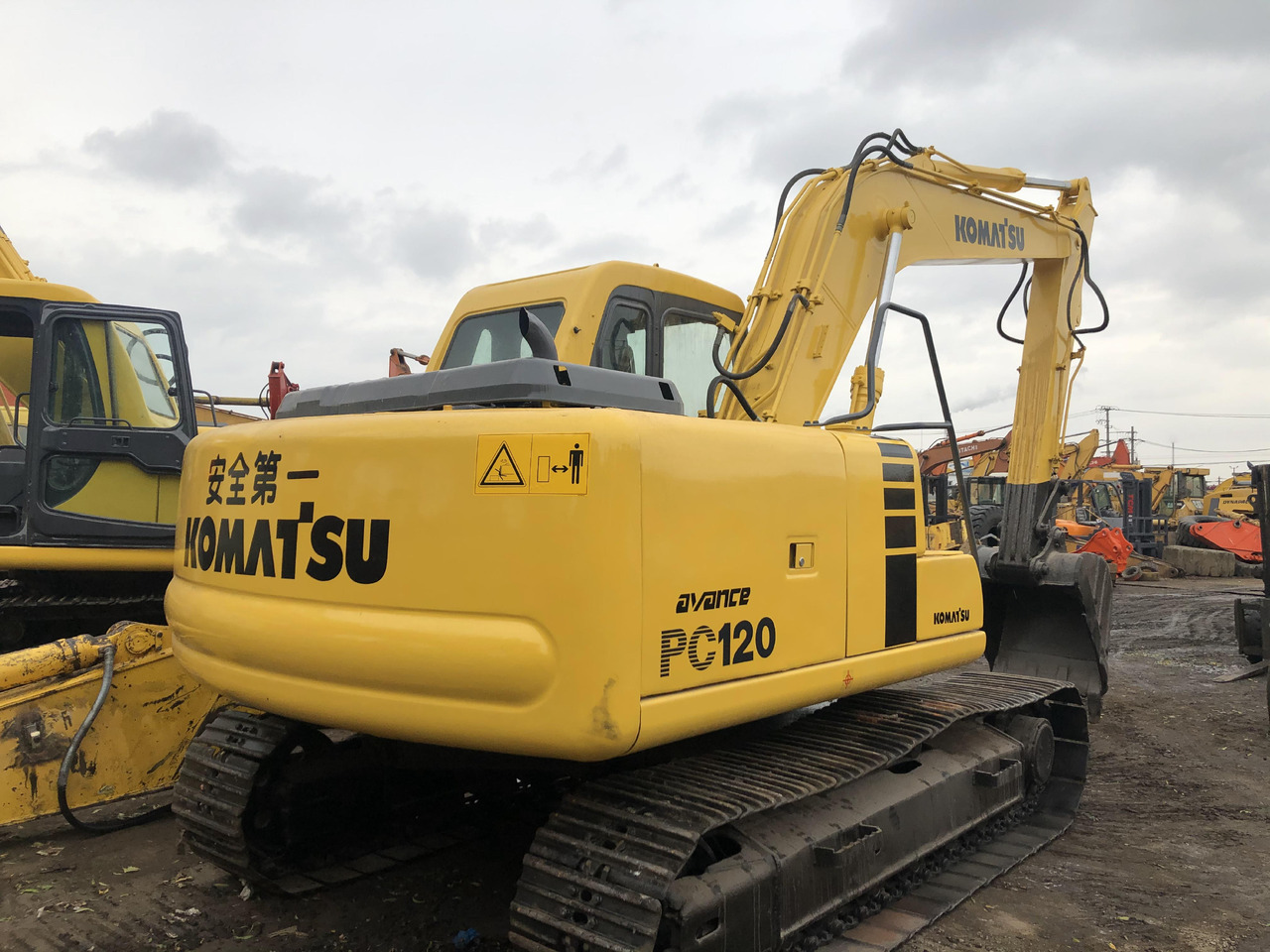 KOMATSU PC120-6 - Lintekskavaator: pilt 3 KOMATSU PC120-6 - Lintekskavaator: pilt 3