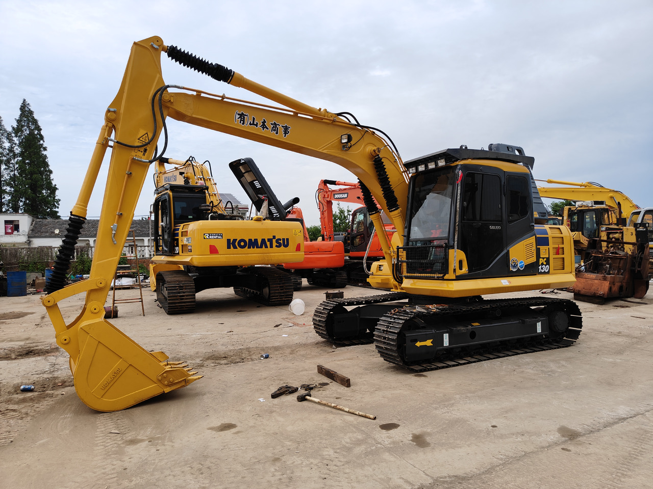 KOMATSU PC130-7 - Lintekskavaator: pilt 5 KOMATSU PC130-7 - Lintekskavaator: pilt 5