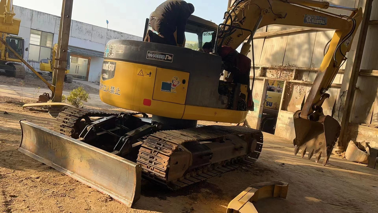 KOMATSU PC138US - Lintekskavaator: pilt 1 KOMATSU PC138US - Lintekskavaator: pilt 1