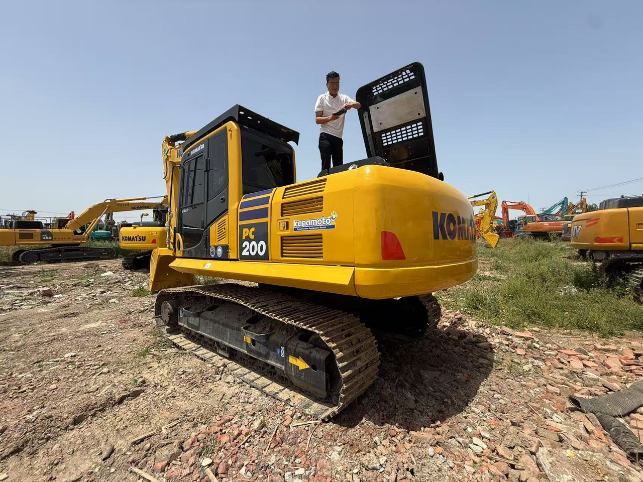 KOMATSU PC200-8 - Lintekskavaator: pilt 4 KOMATSU PC200-8 - Lintekskavaator: pilt 4