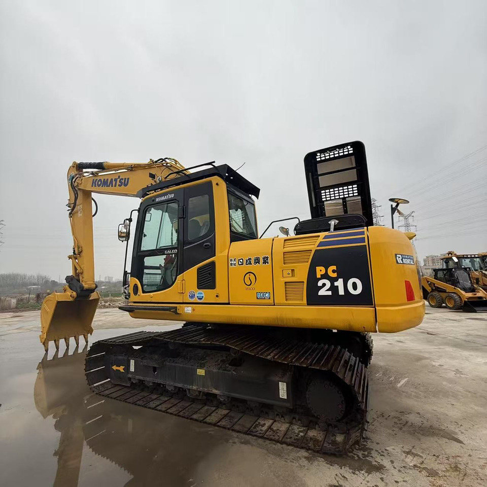KOMATSU PC210-8 - Lintekskavaator: pilt 1 KOMATSU PC210-8 - Lintekskavaator: pilt 1