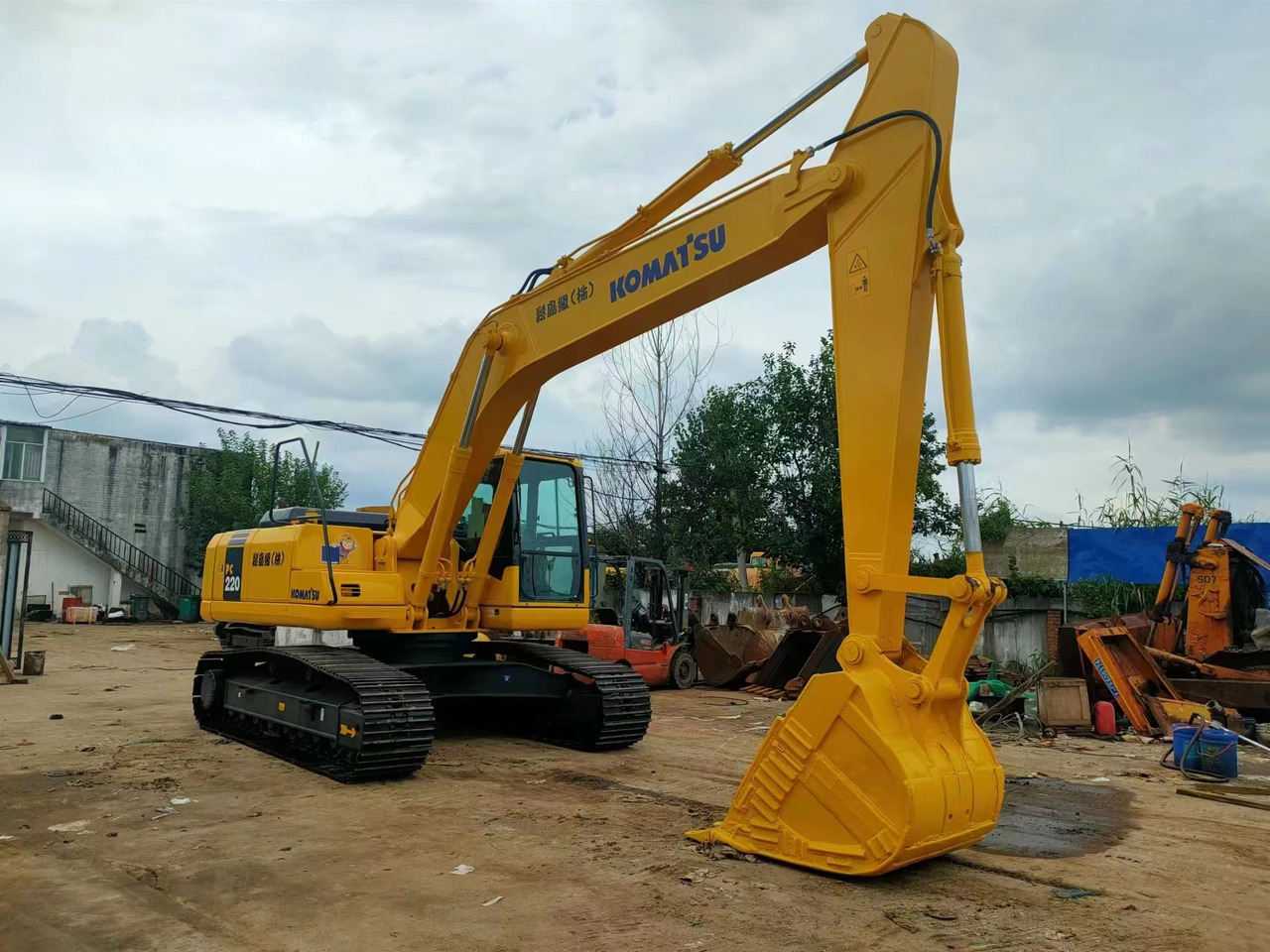 KOMATSU PC220-7 - Lintekskavaator: pilt 4 KOMATSU PC220-7 - Lintekskavaator: pilt 4