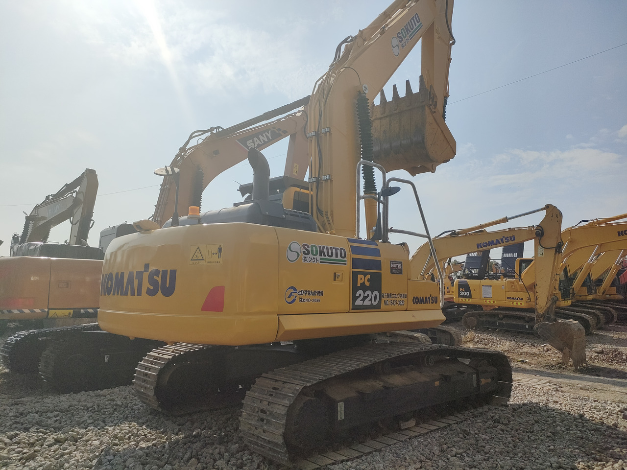 KOMATSU PC220-8 - Lintekskavaator: pilt 3 KOMATSU PC220-8 - Lintekskavaator: pilt 3