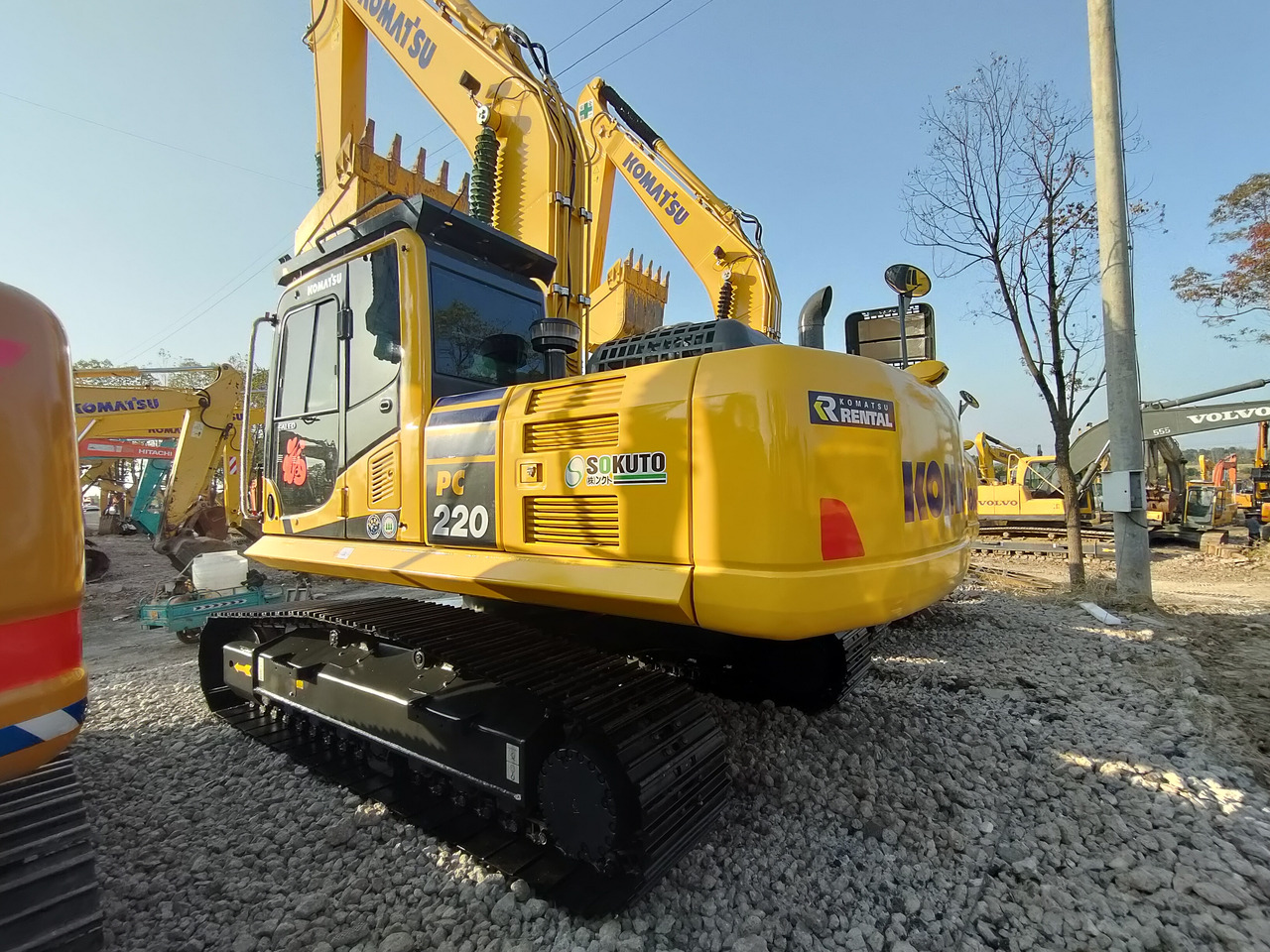 KOMATSU PC220-8 - Lintekskavaator: pilt 4 KOMATSU PC220-8 - Lintekskavaator: pilt 4
