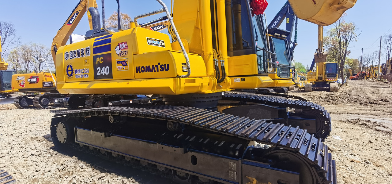 KOMATSU PC240-8 - Lintekskavaator: pilt 3 KOMATSU PC240-8 - Lintekskavaator: pilt 3