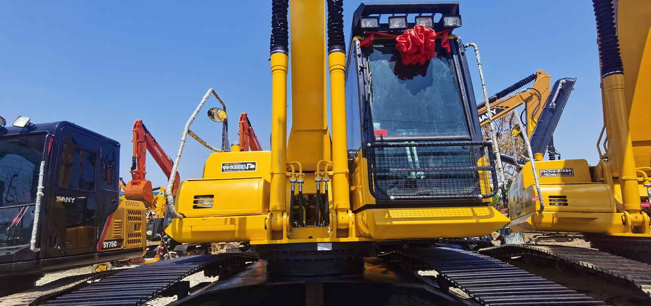 KOMATSU PC240-8 - Lintekskavaator: pilt 2 KOMATSU PC240-8 - Lintekskavaator: pilt 2