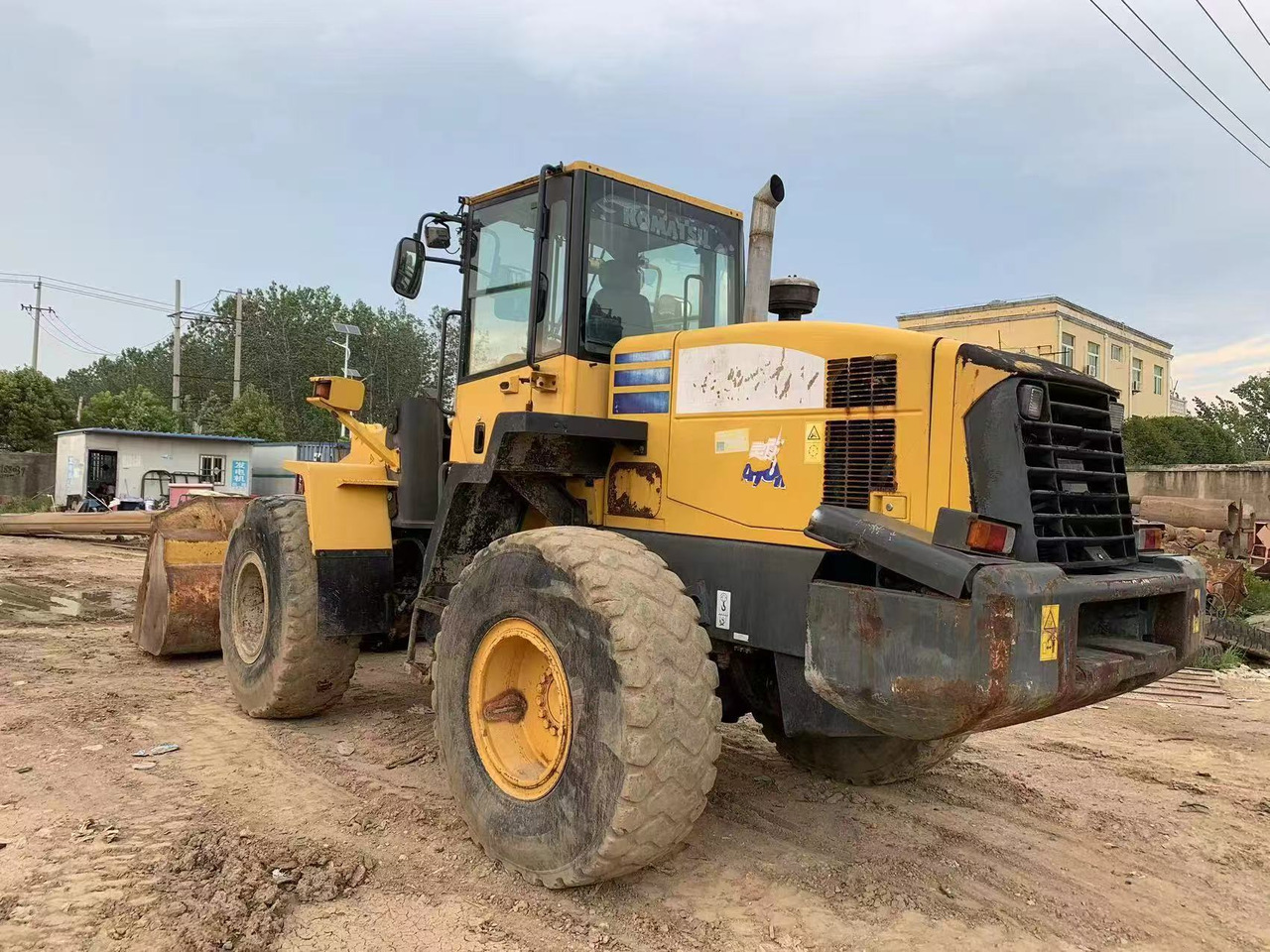 KOMATSU WA320-5 - Rataslaadur: pilt 1 KOMATSU WA320-5 - Rataslaadur: pilt 1