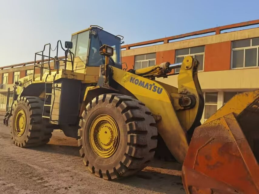 KOMATSU WA600-6 - Rataslaadur: pilt 1 KOMATSU WA600-6 - Rataslaadur: pilt 1
