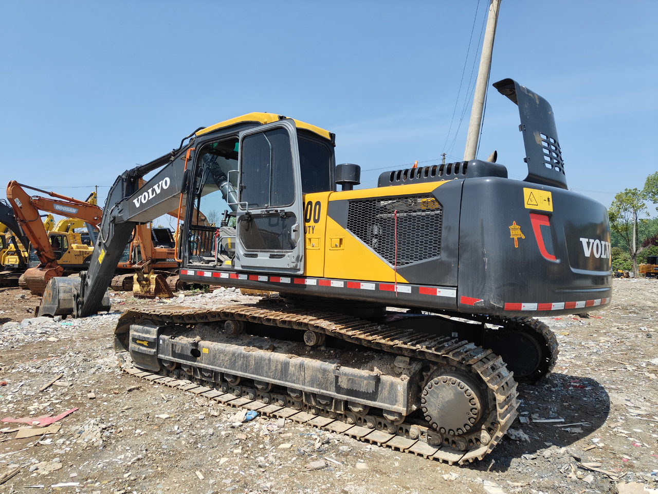 VOLVO EC300 - Lintekskavaator: pilt 2 VOLVO EC300 - Lintekskavaator: pilt 2