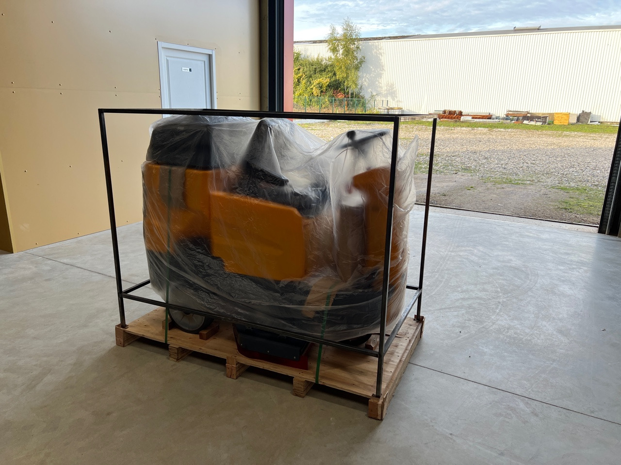 HIPPO AR-X9 - Tänavapühkimismasin: pilt 4 HIPPO AR-X9 - Tänavapühkimismasin: pilt 4