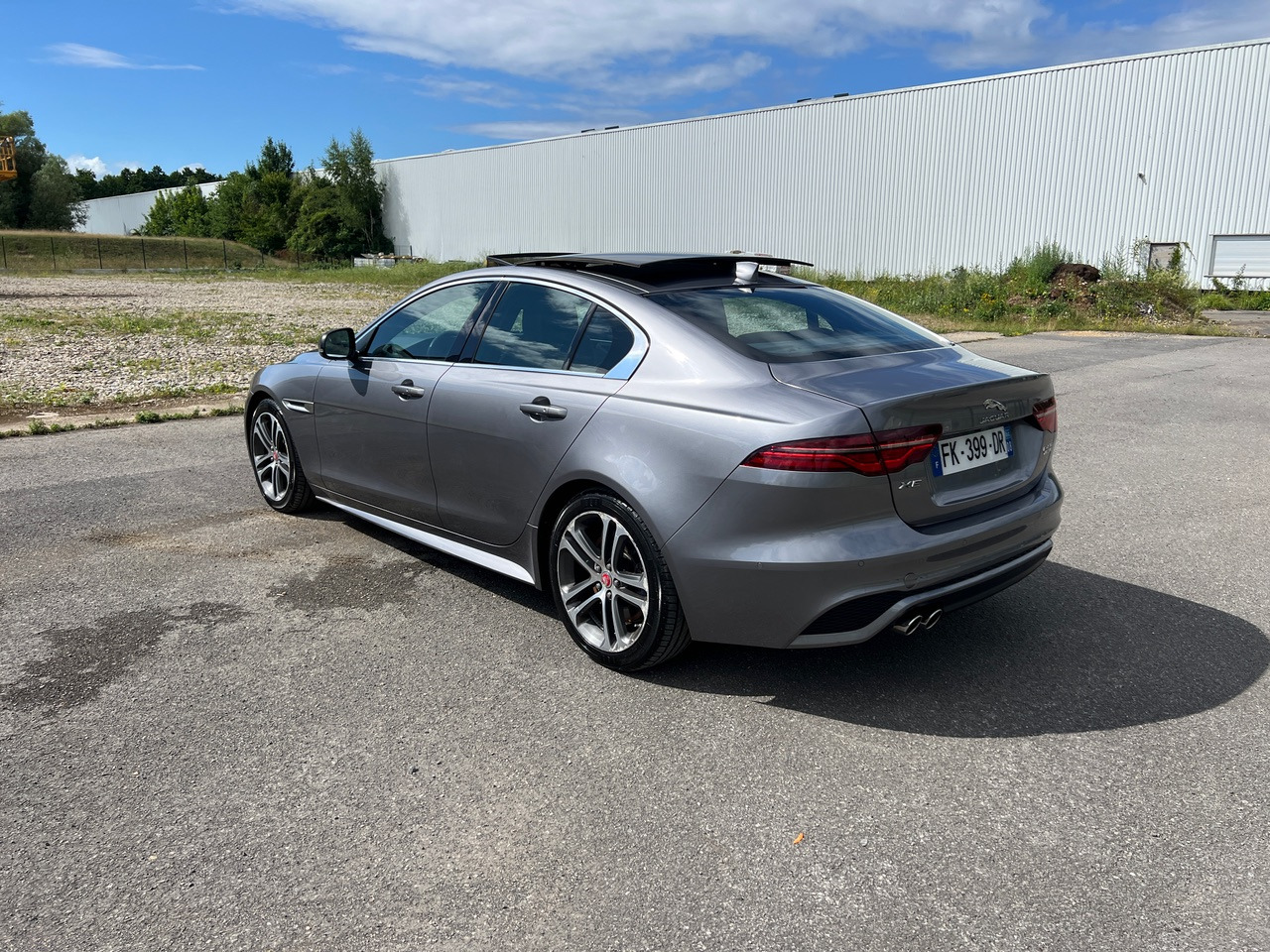 JAGUAR XE 20MY SE R-DYN. 2.0L D 180 BVA8 Cockpit PANO - Sedaan: pilt 5 JAGUAR XE 20MY SE R-DYN. 2.0L D 180 BVA8 Cockpit PANO - Sedaan: pilt 5