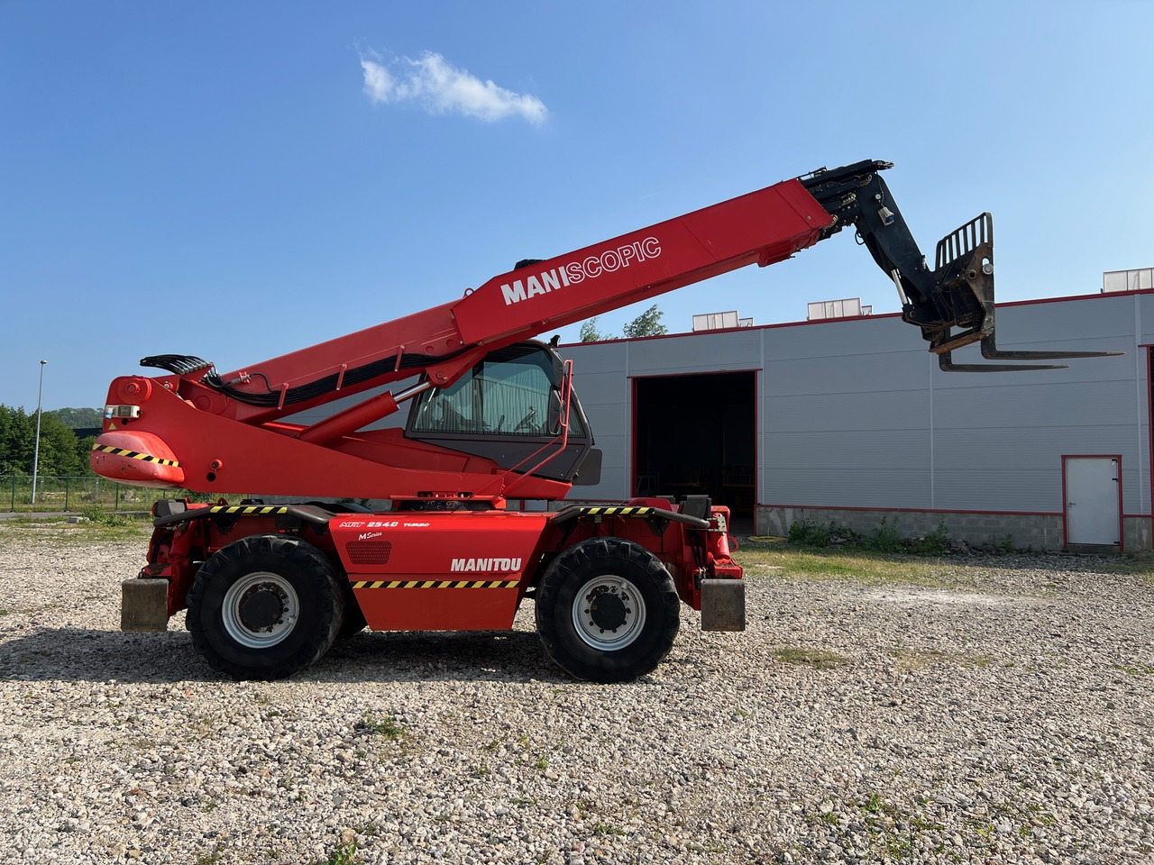 MANITOU MRT 2540 - Teleskooplaadur: pilt 2 MANITOU MRT 2540 - Teleskooplaadur: pilt 2