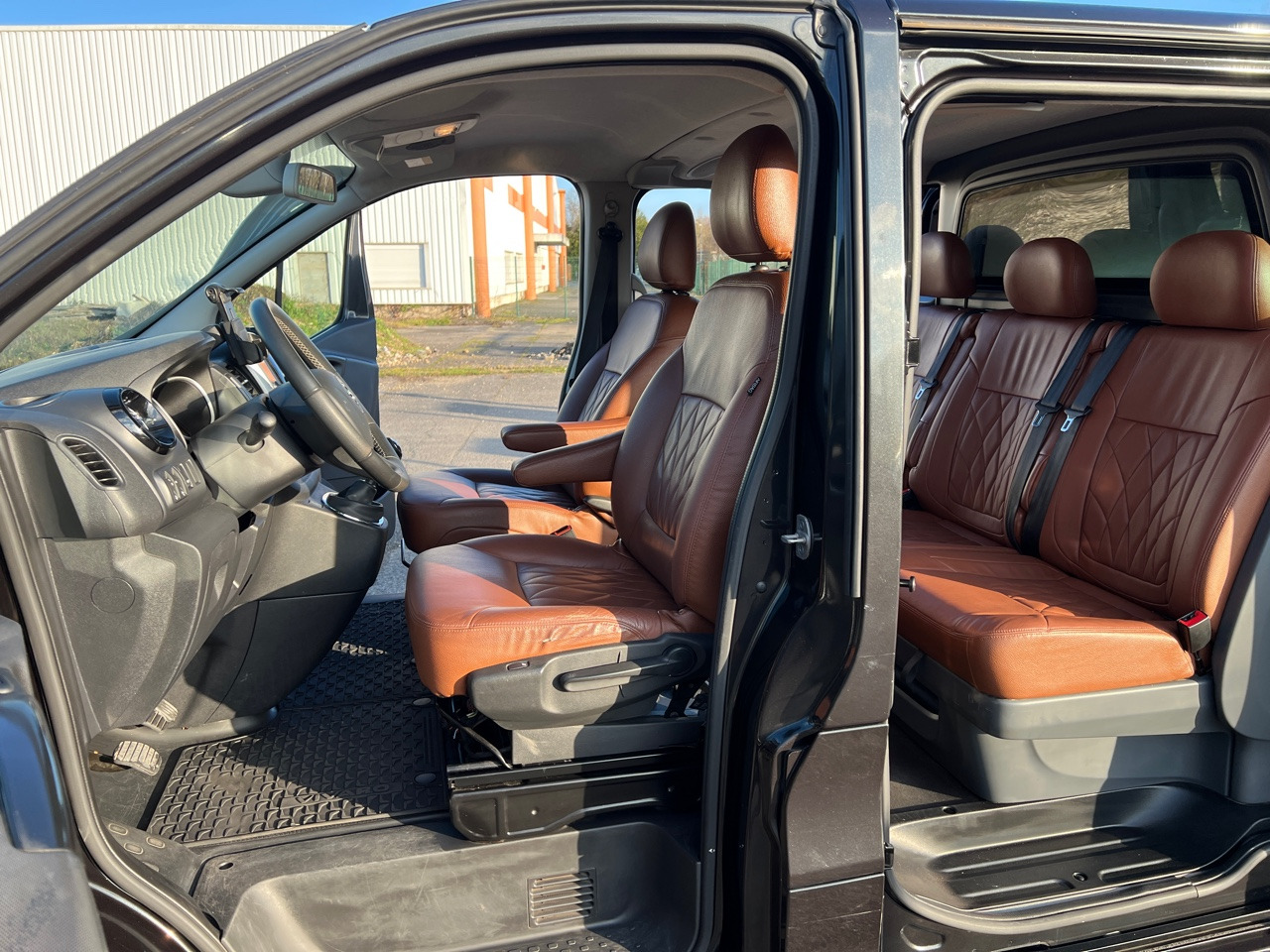 OPEL Vivaro 5 Places L2H1 Grand Confort 145ch 1.6 CDTI - Meeskonnaauto: pilt 2 OPEL Vivaro 5 Places L2H1 Grand Confort 145ch 1.6 CDTI - Meeskonnaauto: pilt 2