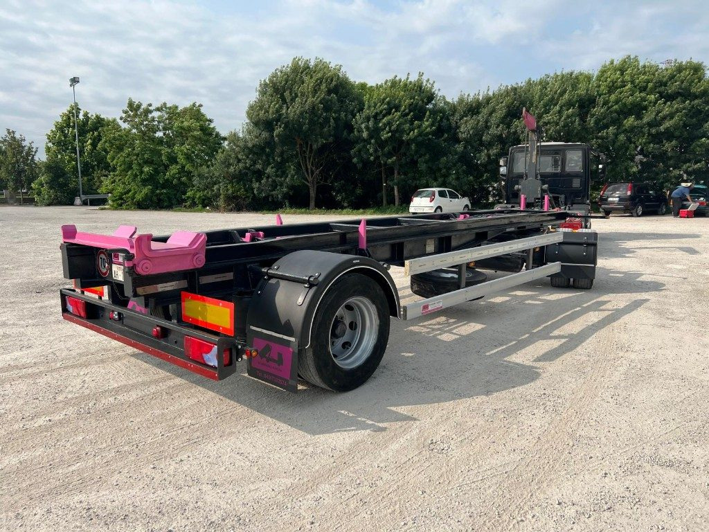 ATLAS RIMORCHIO ATLAS SCARRABILE - Multilift/ Liftdumper haagis: pilt 4 ATLAS RIMORCHIO ATLAS SCARRABILE - Multilift/ Liftdumper haagis: pilt 4