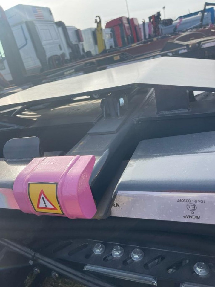 BLOCCAGGIO POSTERIORE ESTERNO - Raam/ Konstruktsioon - Veoauto: pilt 1 BLOCCAGGIO POSTERIORE ESTERNO - Raam/ Konstruktsioon - Veoauto: pilt 1