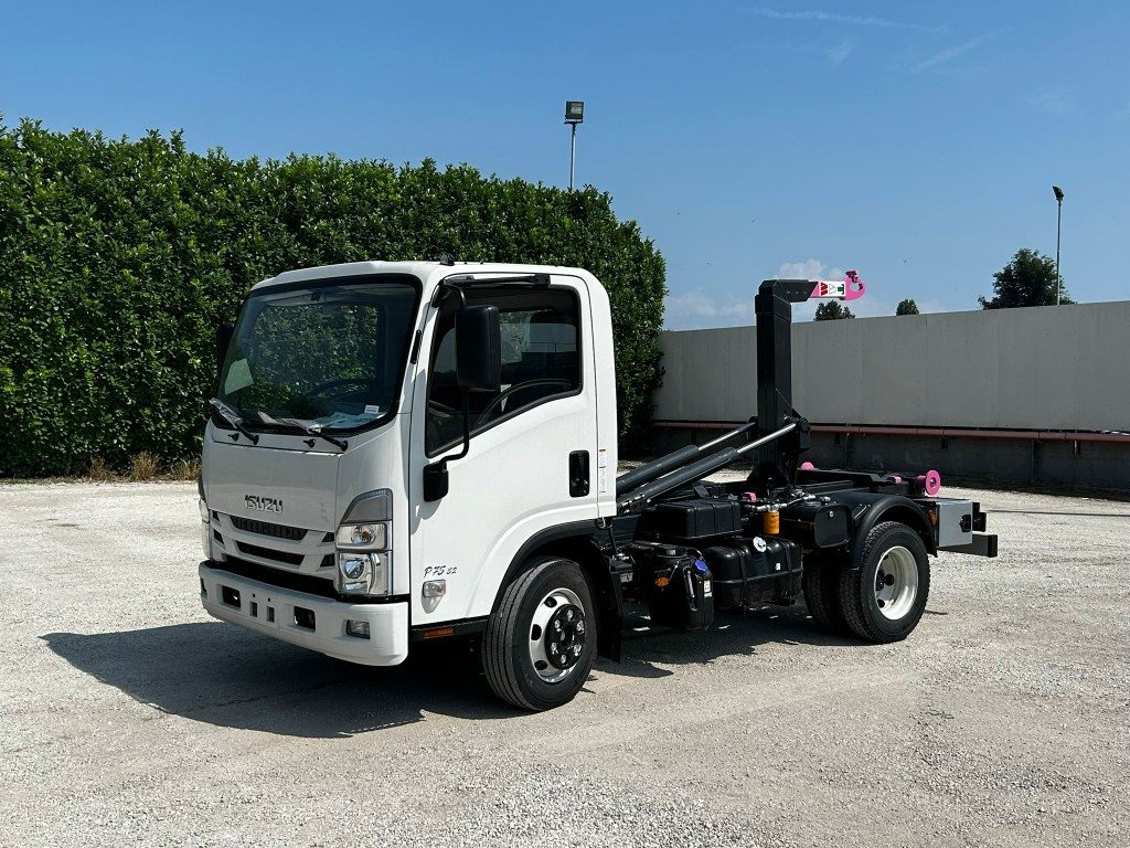 ISUZU P75 NUOVO SCARRABILE - Konkstõstukiga veoauto: pilt 1 ISUZU P75 NUOVO SCARRABILE - Konkstõstukiga veoauto: pilt 1