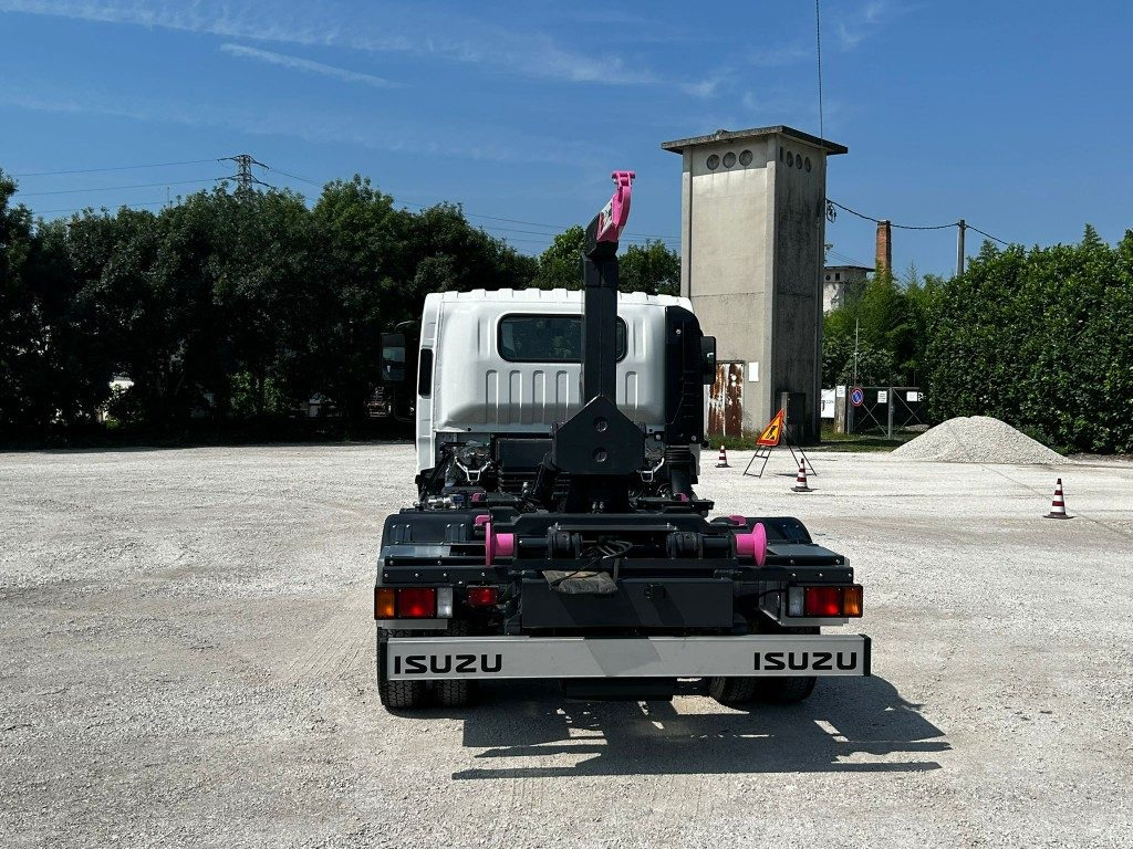 ISUZU P75 NUOVO SCARRABILE - Konkstõstukiga veoauto: pilt 4 ISUZU P75 NUOVO SCARRABILE - Konkstõstukiga veoauto: pilt 4