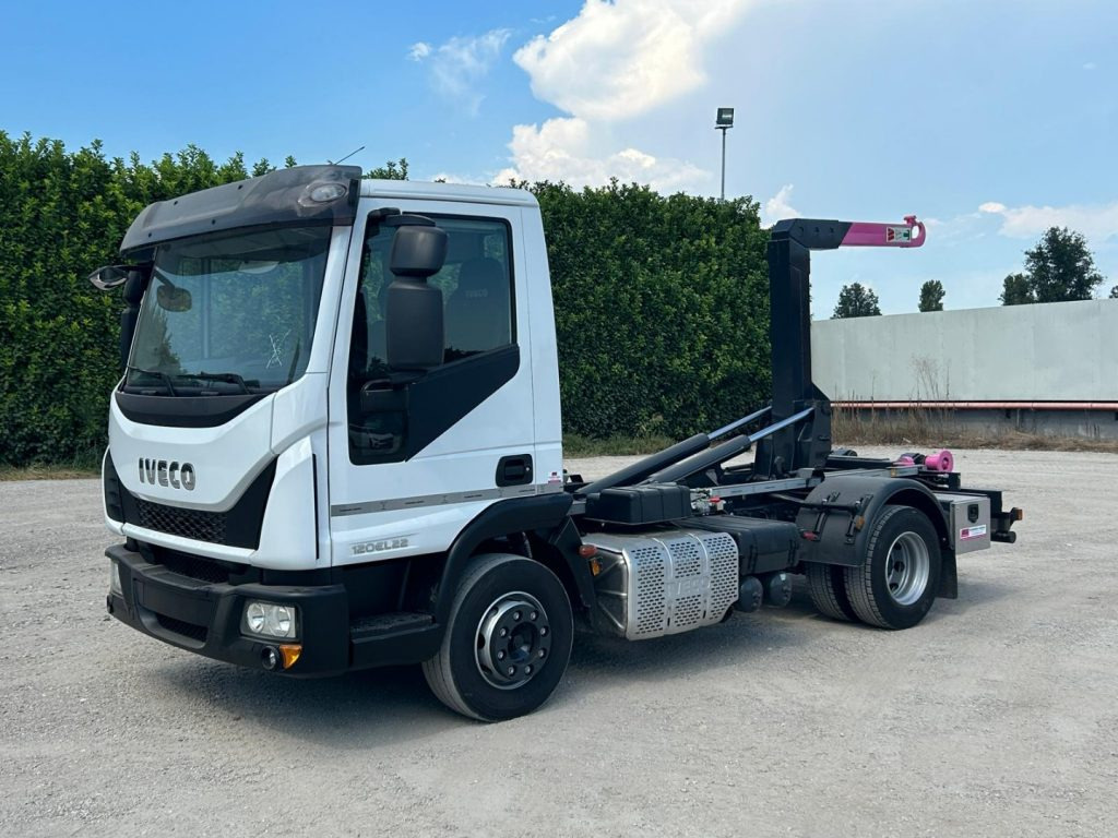 IVECO 120EL22 CON SCARRABILE NUOVO - Konkstõstukiga veoauto: pilt 1 IVECO 120EL22 CON SCARRABILE NUOVO - Konkstõstukiga veoauto: pilt 1