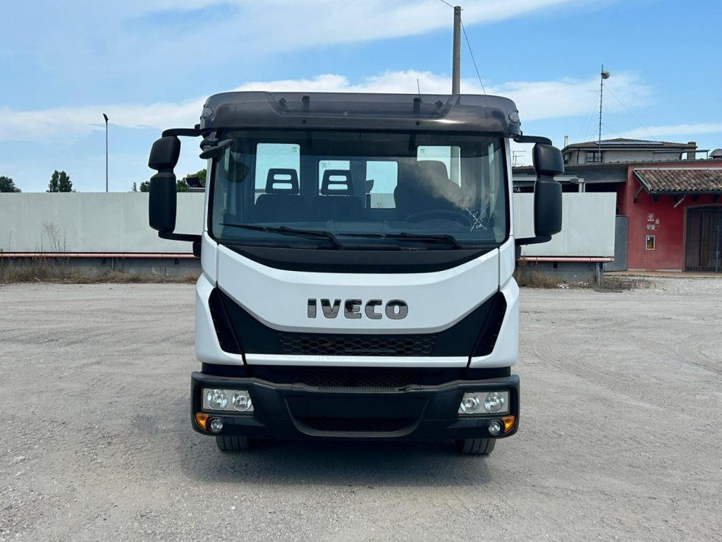 IVECO 120EL22 CON SCARRABILE NUOVO - Konkstõstukiga veoauto: pilt 2 IVECO 120EL22 CON SCARRABILE NUOVO - Konkstõstukiga veoauto: pilt 2