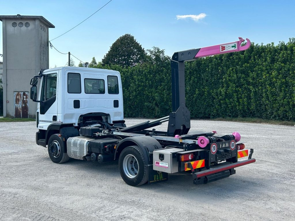 IVECO 120EL22 CON SCARRABILE NUOVO - Konkstõstukiga veoauto: pilt 3 IVECO 120EL22 CON SCARRABILE NUOVO - Konkstõstukiga veoauto: pilt 3