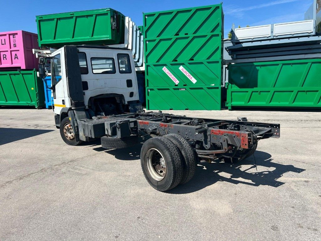IVECO 80E15 A TELAIO - Kabiinišassiiga veoauto: pilt 4 IVECO 80E15 A TELAIO - Kabiinišassiiga veoauto: pilt 4