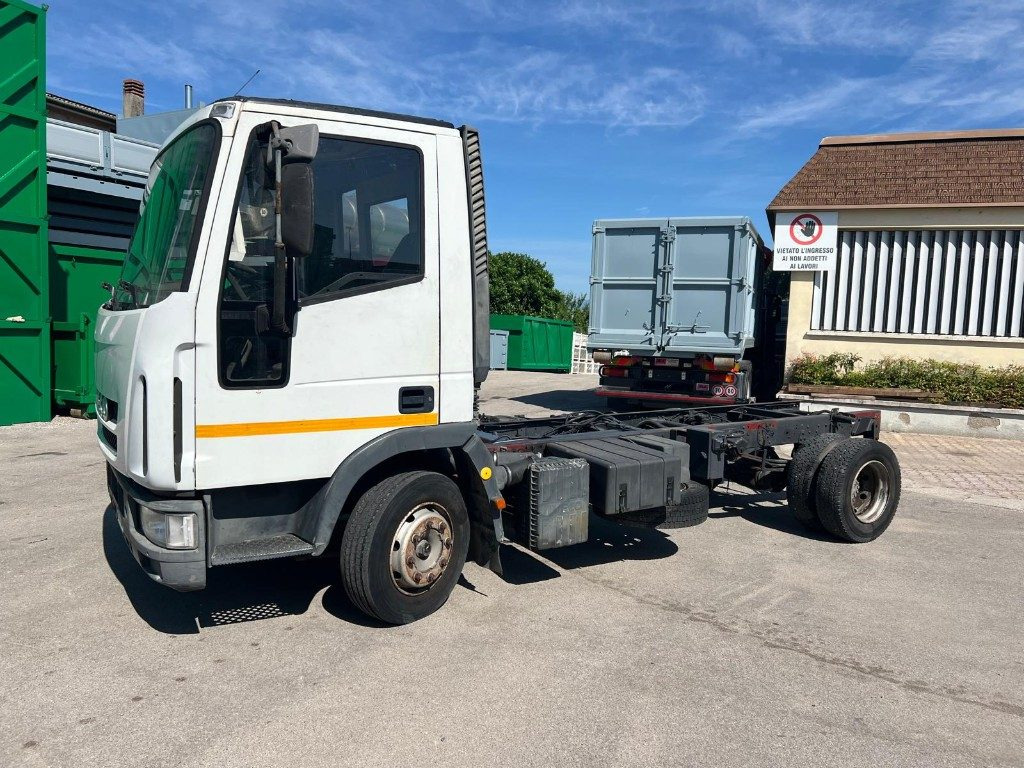 IVECO 80E15 A TELAIO - Kabiinišassiiga veoauto: pilt 5 IVECO 80E15 A TELAIO - Kabiinišassiiga veoauto: pilt 5