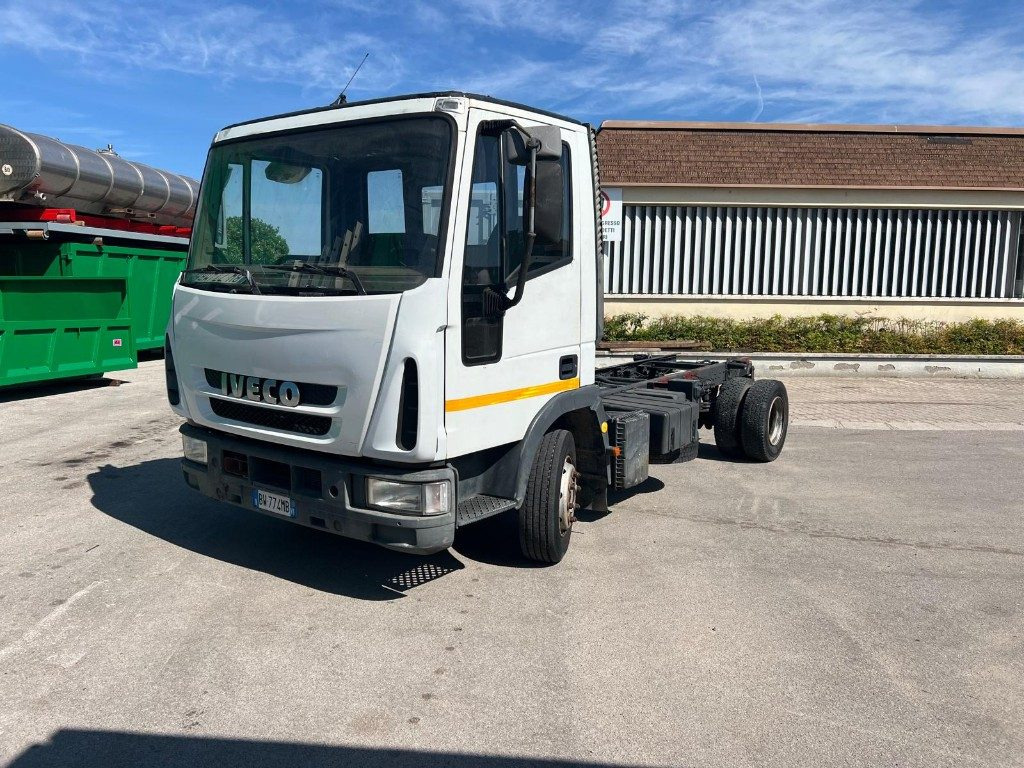 IVECO 80E15 A TELAIO - Kabiinišassiiga veoauto: pilt 1 IVECO 80E15 A TELAIO - Kabiinišassiiga veoauto: pilt 1
