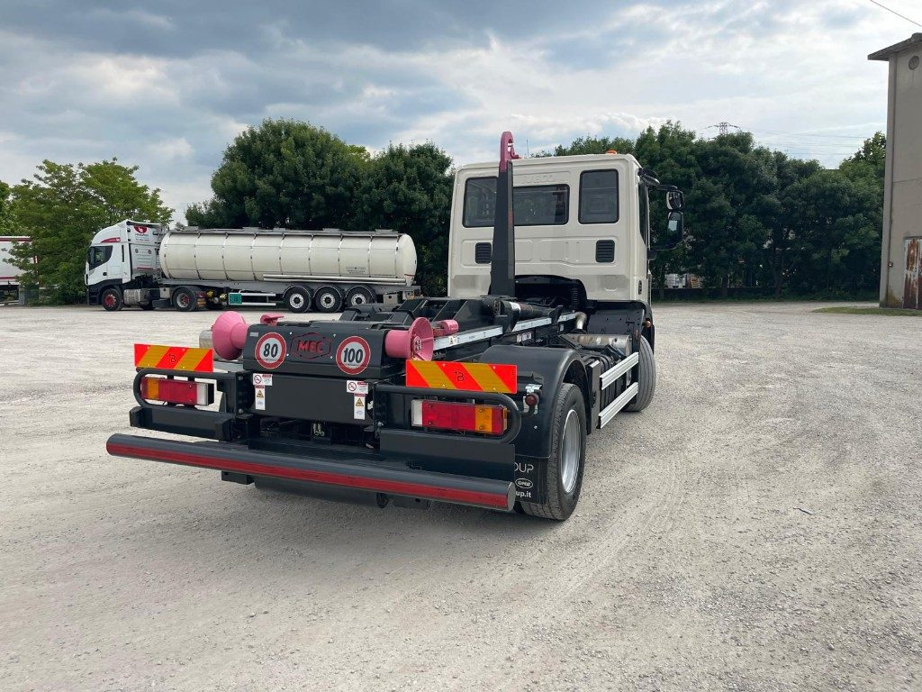 IVECO EUROCARGO 120E22 SCARRABILE - Konkstõstukiga veoauto: pilt 4 IVECO EUROCARGO 120E22 SCARRABILE - Konkstõstukiga veoauto: pilt 4