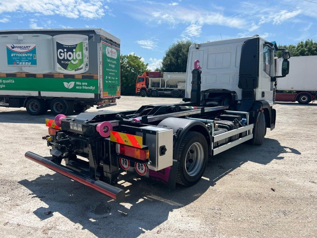 IVECO EUROCARGO 120E28 CON SCARRABILE NUOVO - Konkstõstukiga veoauto: pilt 5 IVECO EUROCARGO 120E28 CON SCARRABILE NUOVO - Konkstõstukiga veoauto: pilt 5