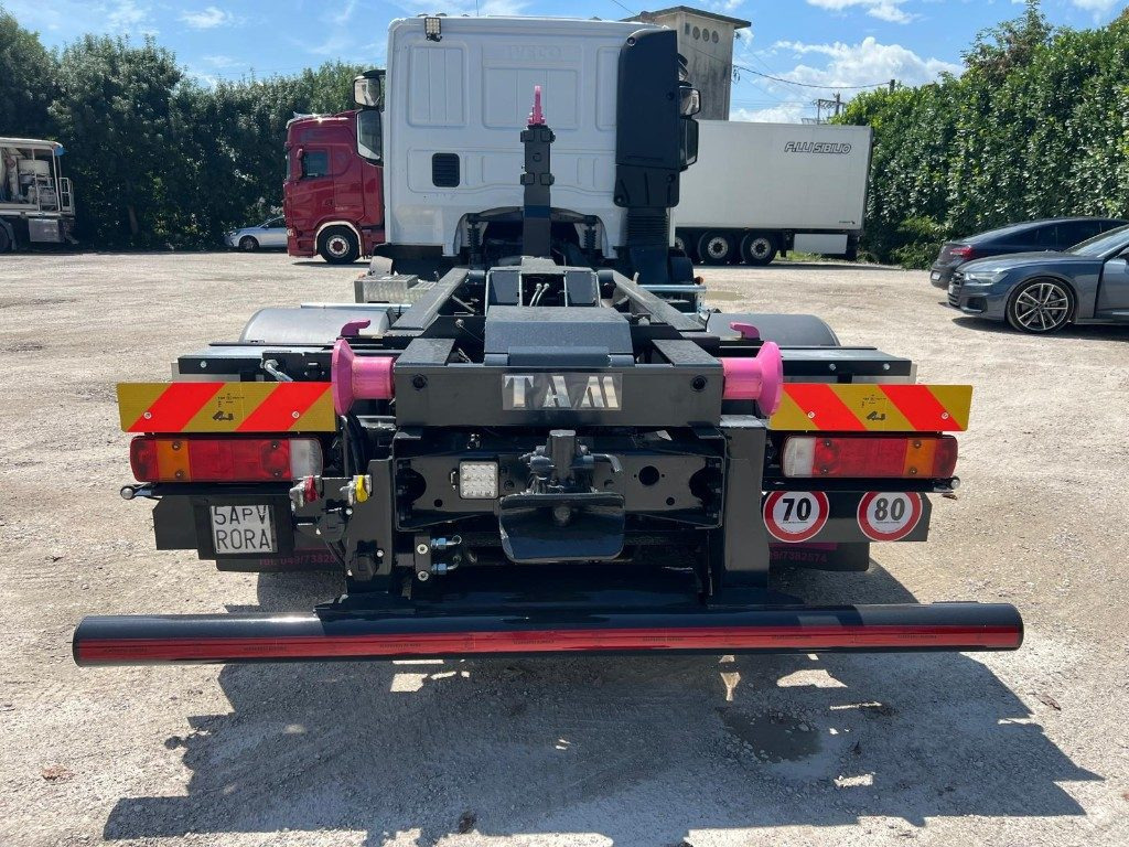IVECO EUROCARGO 120E28 CON SCARRABILE NUOVO - Konkstõstukiga veoauto: pilt 4 IVECO EUROCARGO 120E28 CON SCARRABILE NUOVO - Konkstõstukiga veoauto: pilt 4