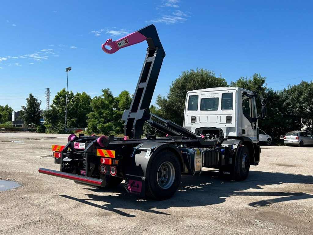 IVECO EUROCARGO 180E32K NUOVO SCARRABILE - Konkstõstukiga veoauto: pilt 5 IVECO EUROCARGO 180E32K NUOVO SCARRABILE - Konkstõstukiga veoauto: pilt 5