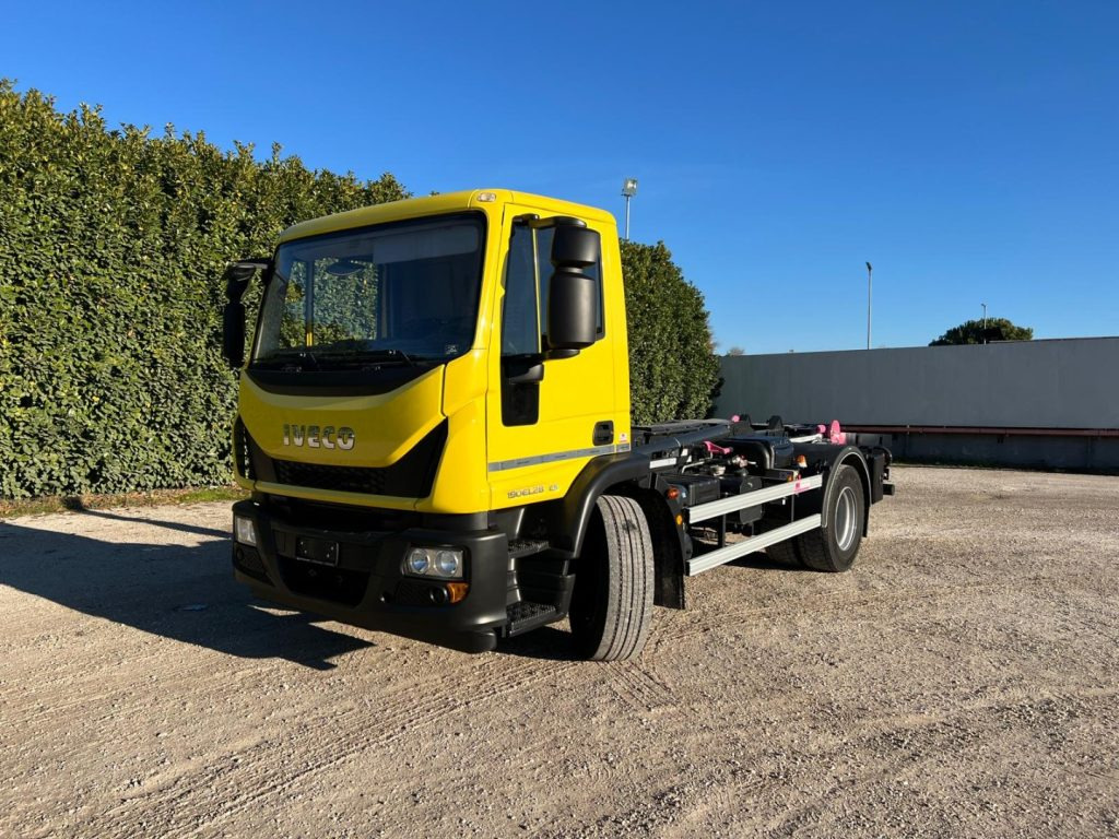 IVECO EUROCARGO 180EL28 SCARRABILE - Konkstõstukiga veoauto: pilt 2 IVECO EUROCARGO 180EL28 SCARRABILE - Konkstõstukiga veoauto: pilt 2